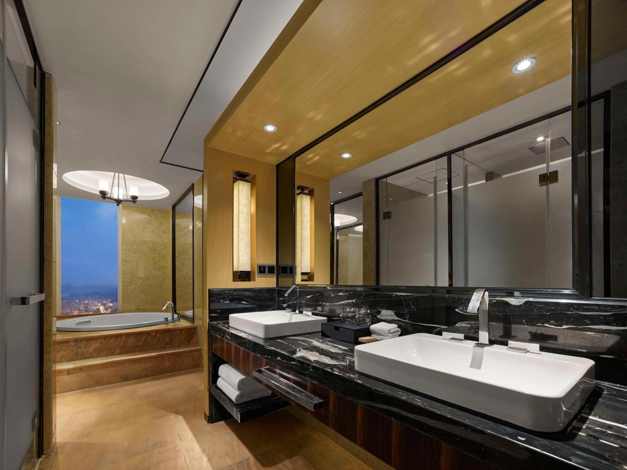 Hilton Zhongshan Downtown Kültér fotó